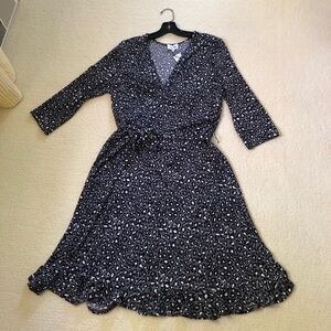 NWT Leota faux-wrap knit dress in grey, black and white. Size XL